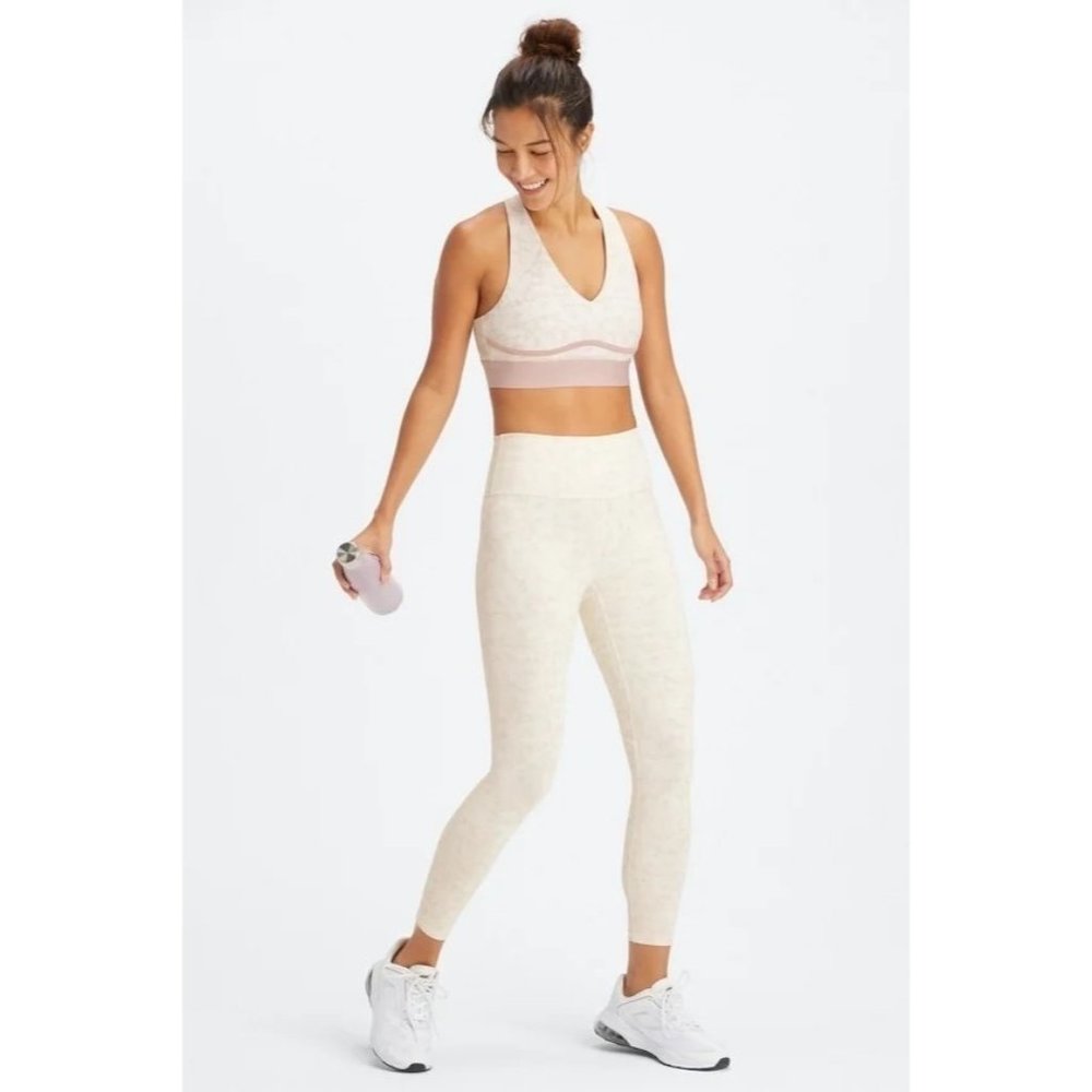 New Fabletics All Day Every Day Bra Size Medium Sports Bra - Picture 6 of 7